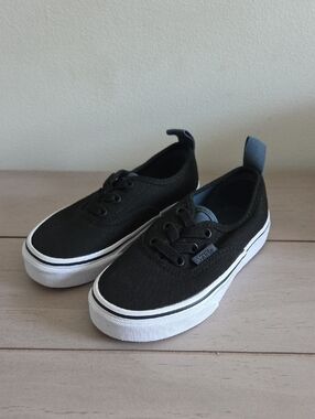 Vans Kids Black Canvas Low-Top Slip-On Sneakers with White Sole